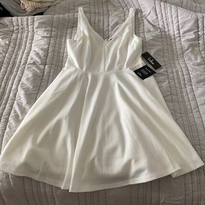 Medium white skater dress